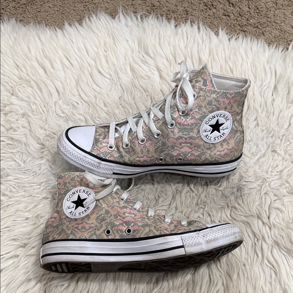 Converse Chuck‎ Taylor All Star CTAS HI
Pale Putty Limestone Grey Women’s Size 8